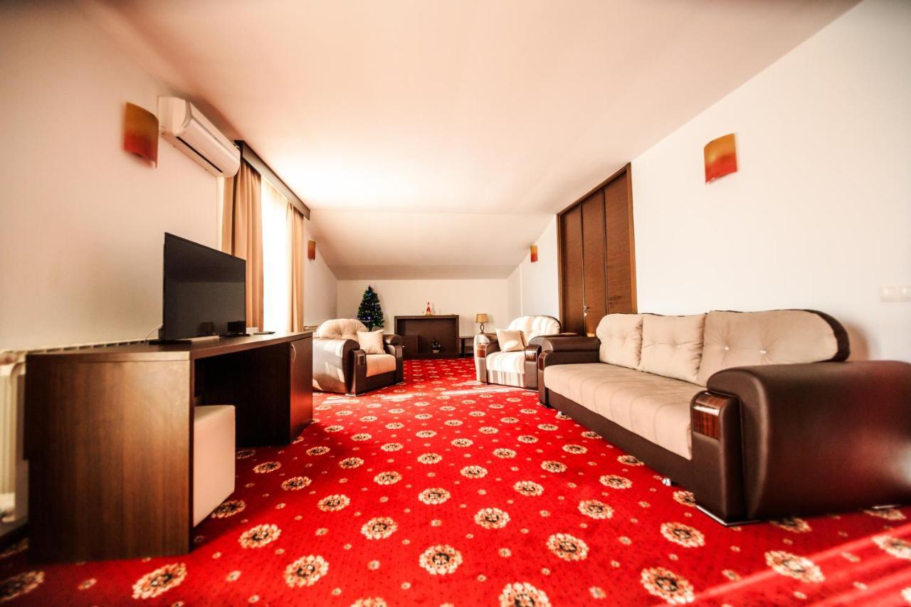 Hotel La Dolce Vita Zărneşti المظهر الخارجي الصورة